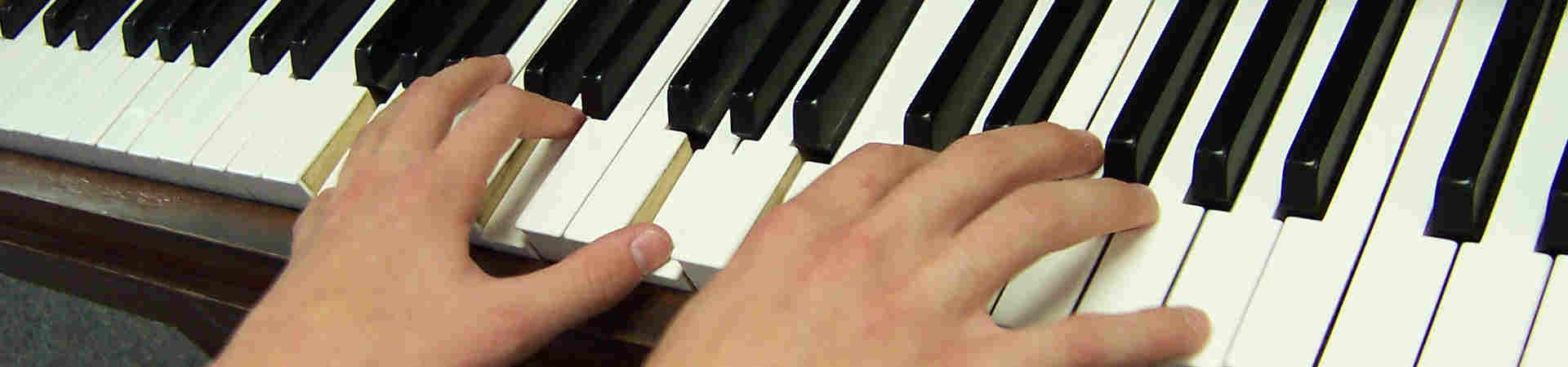 Curso Piano e Teclado Online - Professor de piano - Autônomo