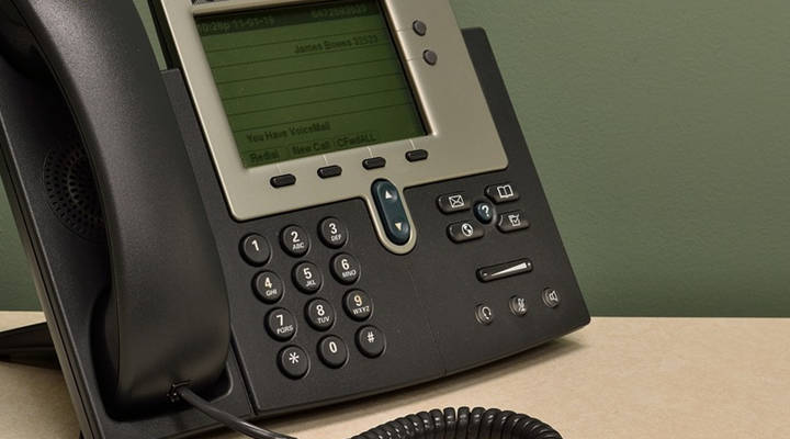 Quanto custa instalar serviço telefônico num escritório comercial?