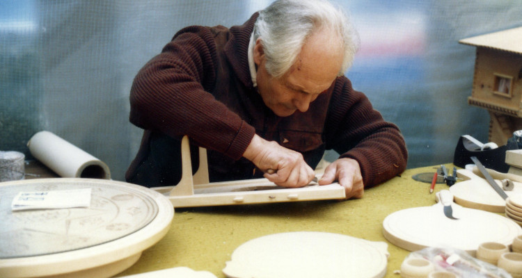 Falta de relevo generacional de fontaneros, electricistas y carpinteros en Aragón | Cronoshare