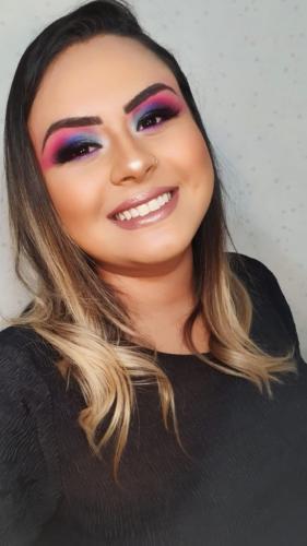 Maquiadora mirim de Sumaré dá dica de 'gente grande' de make para
