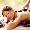 MASSAGEM RELAXANTE COM PEDRAS QUENTES MEDICINAIS