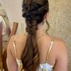 Penteado româtico combinando com a maquiagem e vestido escolhido pela cliente.