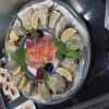 Plateau de crudités do mar, ostras Gilardeau, tris de sashimi  com molho ponzu e ovos de salmão