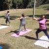 Yoga nos parques em grupos