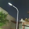 Iluminação e poste instalado no condomínio