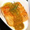 Salmão gratinado ao molho de maracujá