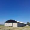 Galpão em arco de 28,50 m x 72,00 m, com pé-direito de 7,00 m.