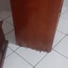Lateral de guarda roupa danificada