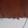 Lateral de guarda roupa danificada