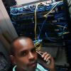 configurando servidores ajustando os cabos de rede